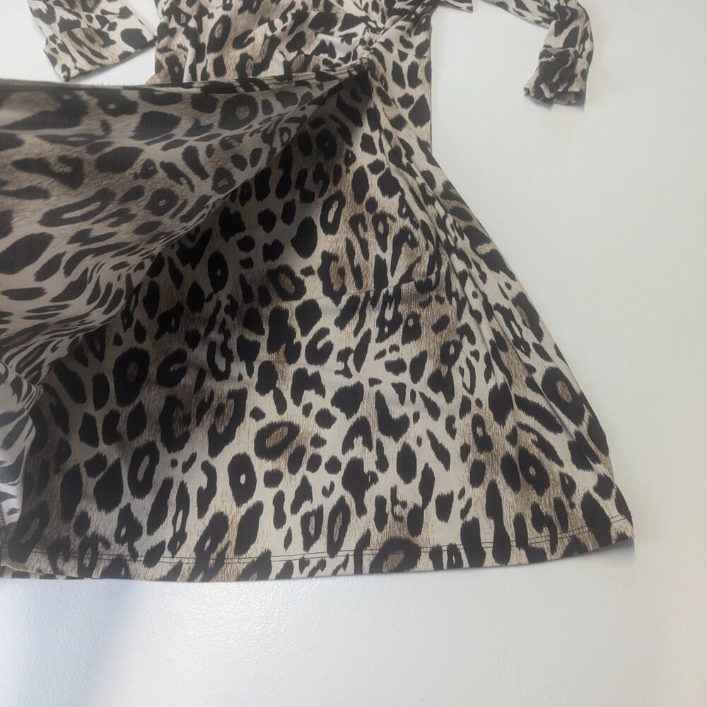 Mesmerize Size Small Leopard Print Wrap Dress - image 7